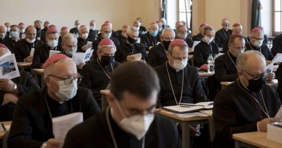 Bp Andrzej Czaja i bp Rudolf Pierskała zakażeni SARS-CoV-2