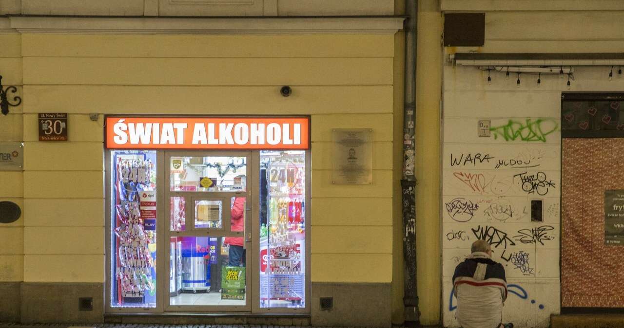 Warszawa dołączy do Krakowa i Wrocławia? Rafał Trzaskowski mówi o nocnym zakazie sprzedaży alkoholu