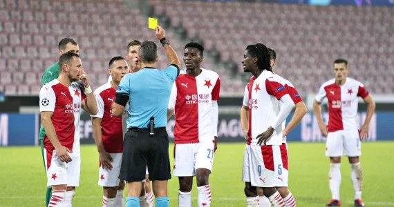 Liga Mistrzów: Czesi nie wybaczają: Skomina jak Collina. Kawał złodzieja i tyle. Midtjylland - Slavia 4-1