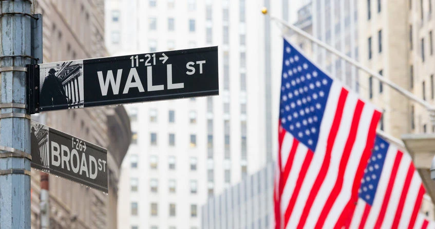 Złe prognozy dla Wall Street. Kłopotliwe cła Trumpa i AI nie do końca bezpieczna