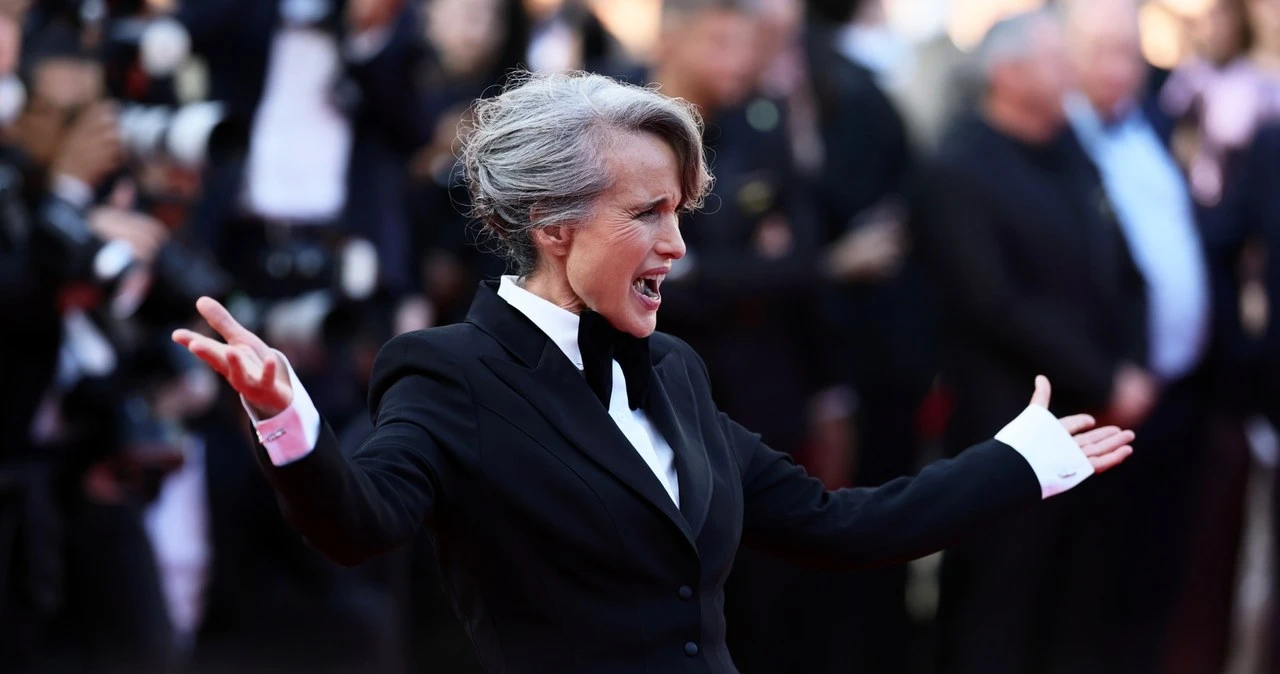 67-letnia aktorka zachwyciła w Cannes. Czerwony dywan należał do niej