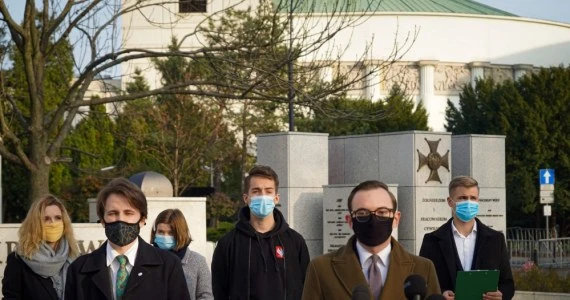 ​Partyjne młodzieżówki domagają się dymisji Jarosława Kaczyńskiego