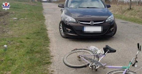 Pijany rowerzysta chciał uciec przed policją. Wjechał w radiowóz