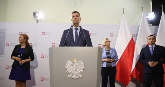 Szef MEN: Wycieczki szkolne mogą być organizowane