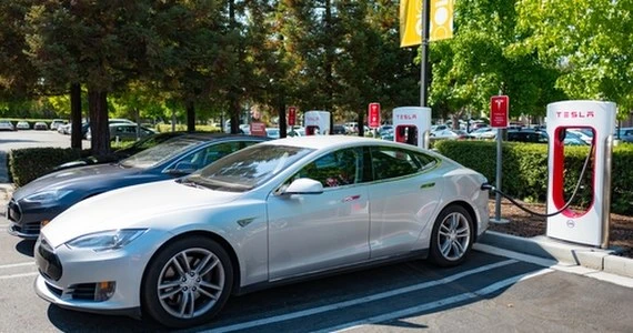 Norweski sąd ukarał Teslę za działanie na szkodę swoich klientów
