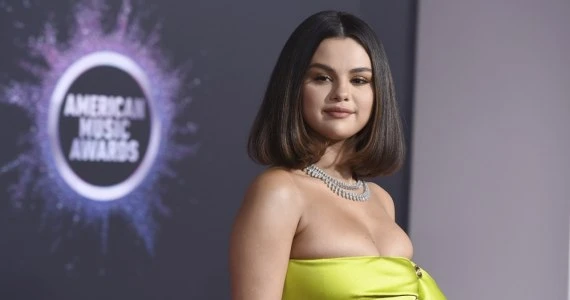 Selena Gomez przymuszona do pozowania nago? 