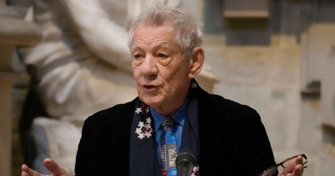 Ian McKellen zachęca aktorów do coming outu. 