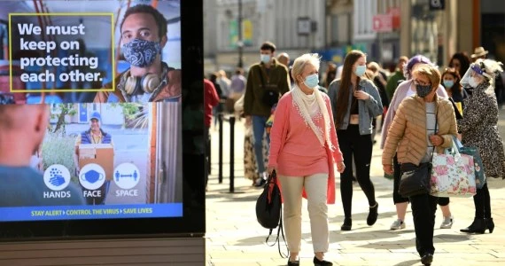 Brytyjscy naukowcy: Epidemia rozwija się szybciej niż w najgorszym scenariuszu