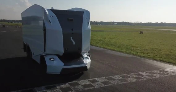 Autonomiczna ciężarówka na słynnym torze Top Gear