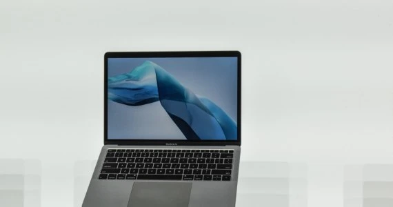 Apple przygotuje kolorowe MacBooki?