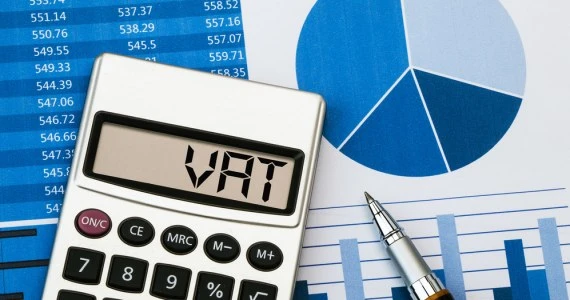 Sejmowa komisja za odrzuceniem senackiej poprawki przeciw odroczeniu powrotu niższych stawek VAT