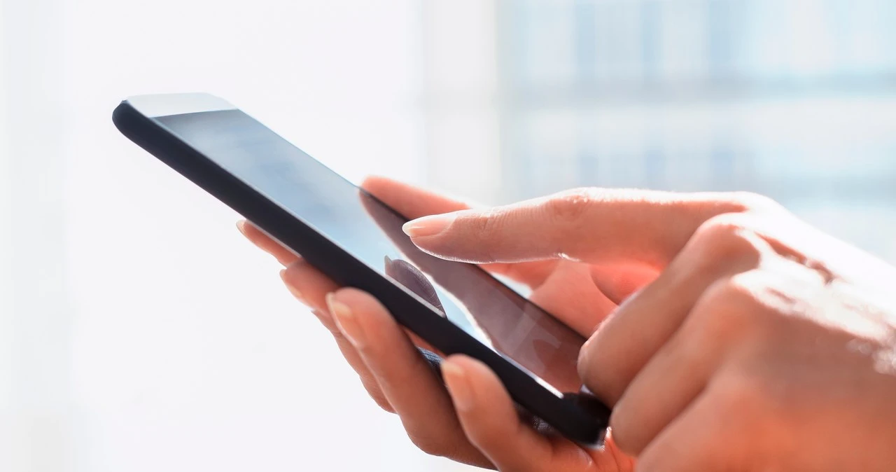 Klienci Santandera namierzani. Dostają takie niepokojące SMS-y