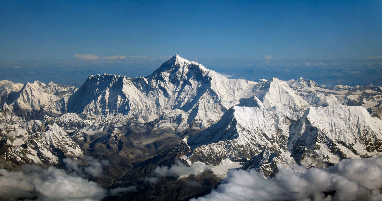 Najwyższa góra świata jest coraz wyższa. Mount Everest ciągle rośnie