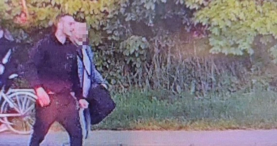 Kopnął rowerzystę, a ten niemal wpadł pod samochód