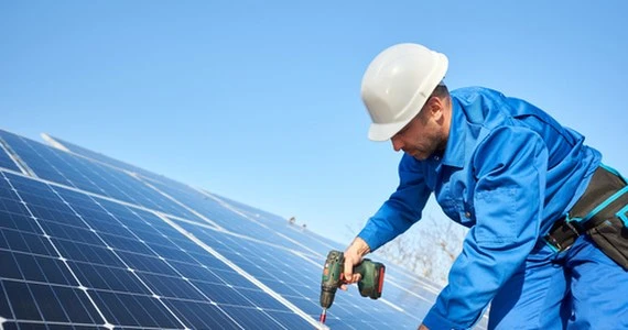 Fotowoltaika - sieci energetyczne nie przyjmą prądu z mikroinstalacji?