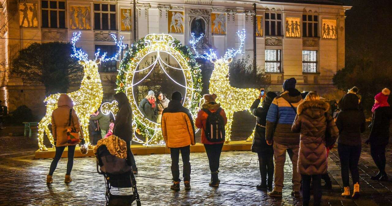 Małopolska walczy z żywiołem. Kraków pokazał świąteczne ozdoby