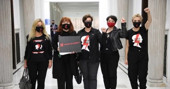 Lewica: Każda kobieta musi mieć prawo do legalnej aborcji