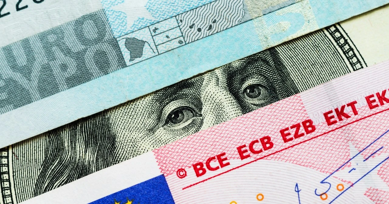 Dolar na huśtawce. Waluta Amerykanów może nie wytrzymać starcia z euro