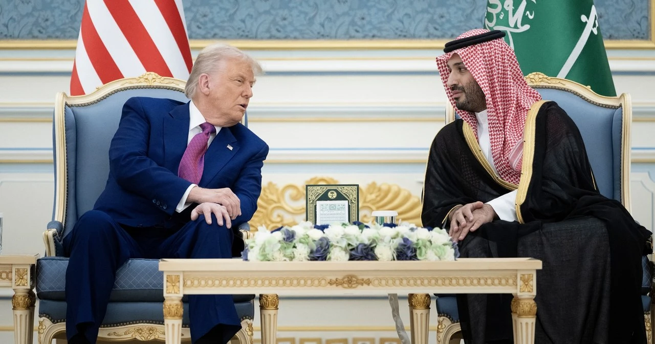 Donald Trump i Mohammed bin Salman złożyli podpisy. 
