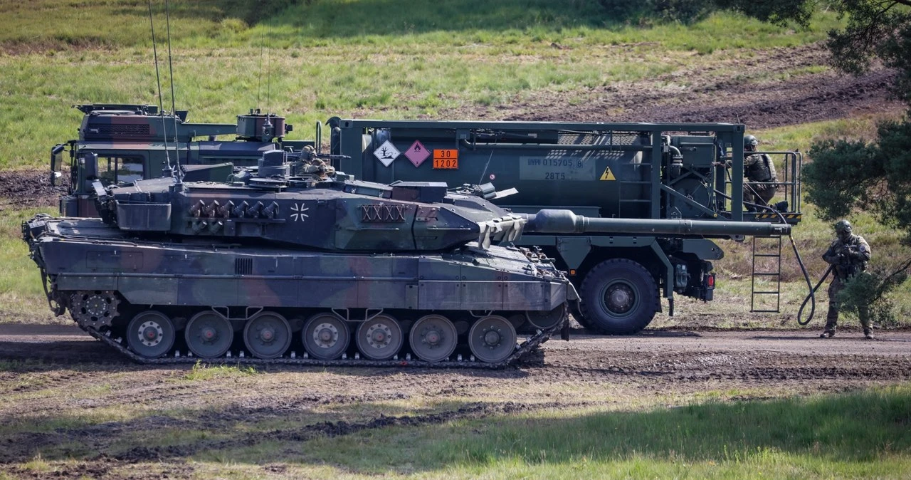 Niemcy się zbroją. Nowe czołgi, transportery, okręty rakietowe