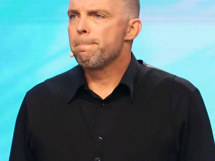 Telewizja Polska znienacka podjęła kolejną decyzję ws. kabaretów. Nie zabrakło gorzkich słów