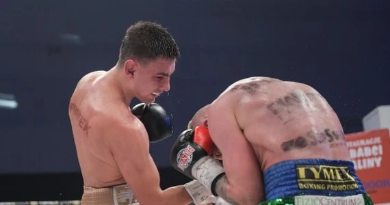 Boks. Młodziński zadał pierwszą porażkę Osadanowi