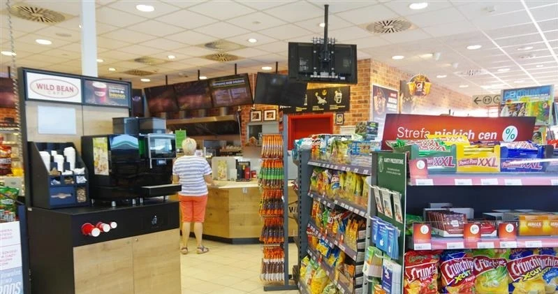 Alkohol wyjedzie ze stacji benzynowych? Resort zdrowia idzie na całość