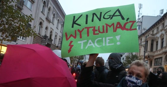 Naczelna Rada Adwokacka: Sprzeciwiamy się działaniom odbierającym kobietom prawo do godności