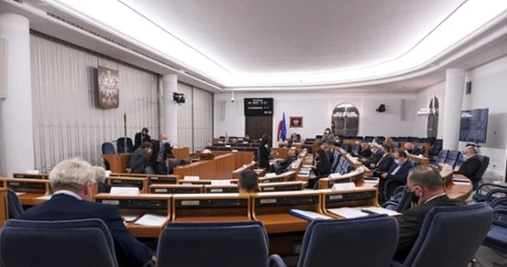 Senat przyjął poprawki do tzw. ustawy covidowej