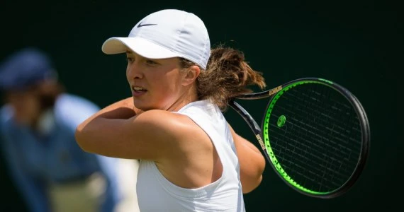 Roland Garros. Awans Igi Świątek do 1/8 finału debla po kreczu rywalek