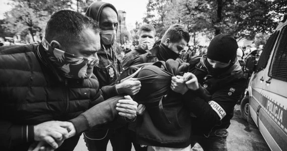 Gdynia: Atak na biuro posłów PiS. 25-latek zatrzymany