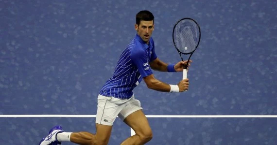 Roland Garros. Djokovic stracił pięć gemów w pierwszej rundzie