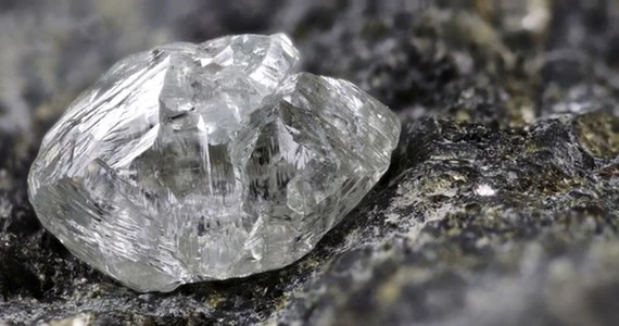 Gigantyczne diamenty powodem trzęsień ziemi?