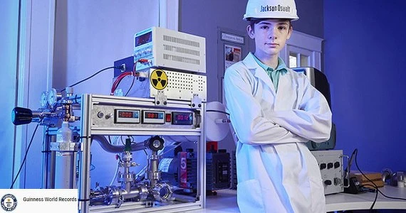 Zbudował reaktor jądrowy w domu. Miał wtedy 12 lat