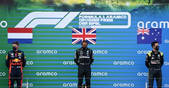 Szef zespołu Renault F1 przegrał zakład i musi zrobić tatuaż