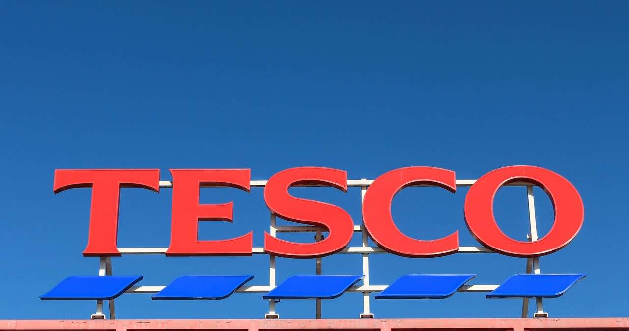 Tesco rezygnuje z gotówki. Płatność za zakupy tylko kartą, pomysł budzi kontrowersje