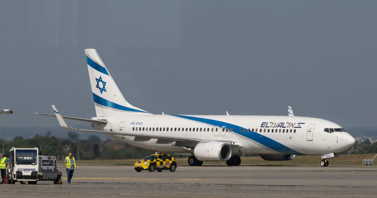 100 tys. osób utknęło za granicą. Izrael zatwierdza loty repatriacyjne