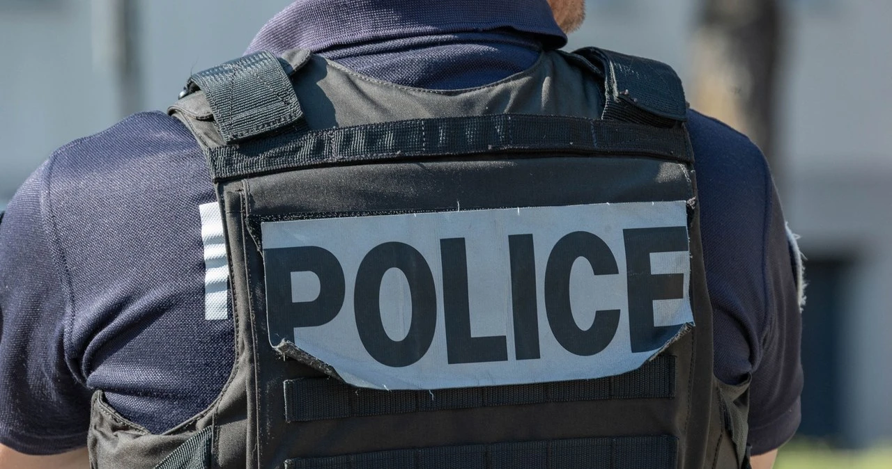 Francja: Policja w siedzibie Zjednoczenia Narodowego. 