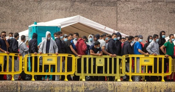 Werdykt hiszpańskiego TK: Deportacje nielegalnych imigrantów zgodne z konstytucją