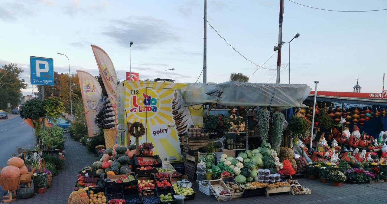 Niemcy jeżdżą autokarami na zakupy do Polski. 