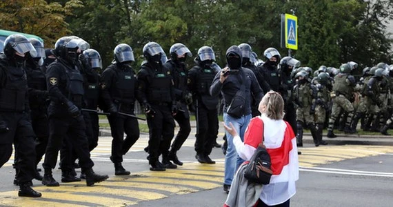 Protesty na Białorusi. Setki zatrzymanych, wśród nich dziennikarze