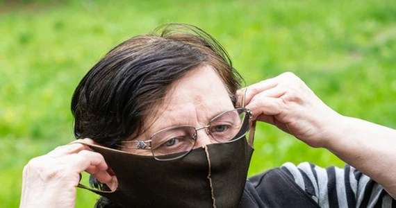Naukowcy już wiedzą, które maseczki są najbezpieczniejsze