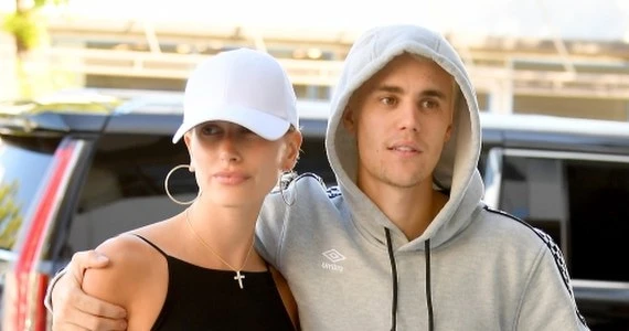 Hailey Bieber zrobiła tatuaż z miłości. Wybrała widoczne miejsce