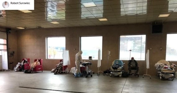 Gorzów Wielkopolski: Pacjenci z COVID-19 na parkingu dla karetek. 