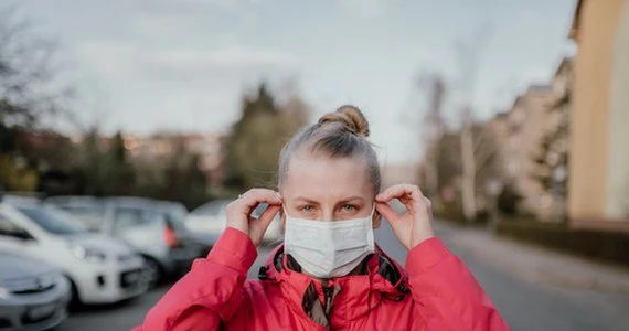 Pandemia koronawirusa: Zgoda na maseczki, sprzeciw wobec innych obostrzeń