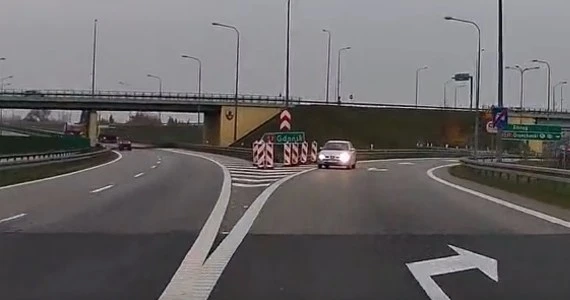 Wjechał pod prąd na S7. Trafił na instruktora...