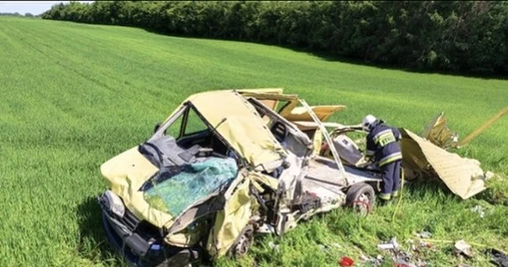 Wystrzał opony w ciężarówce przyczyną poważnego wypadku