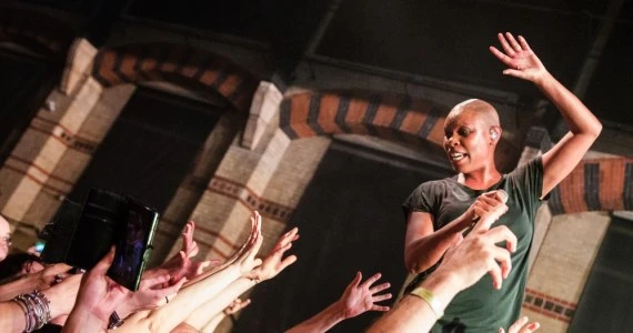 Skunk Anansie: Koncerty w Polsce przełożone na 2021 r. Potwierdzono dwa dodatkowe występy [DATY, MIEJSCA, BILETY]