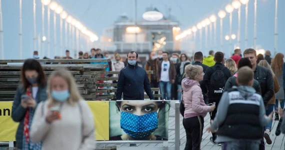 ​Koronawirus. Jak to z tymi maskami jest - pomagają czy nie pomagają?