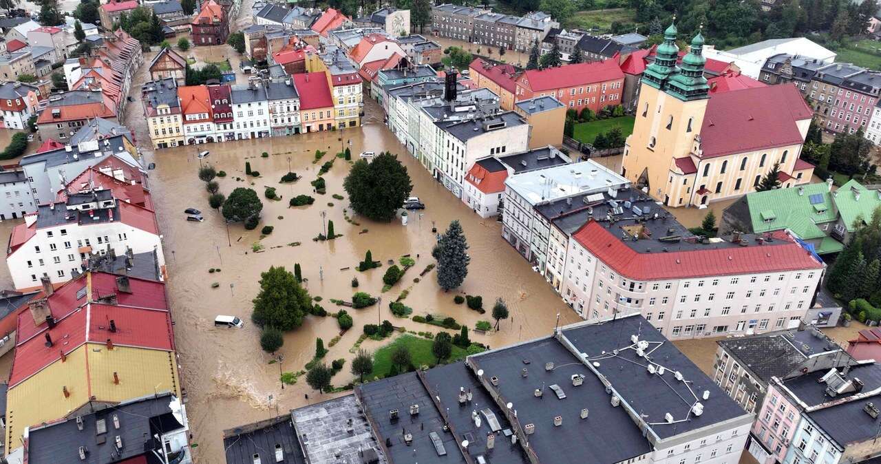 Głuchołazy regularnie zalewane przez powódź. Dawniej odbudowała je cesarzowa